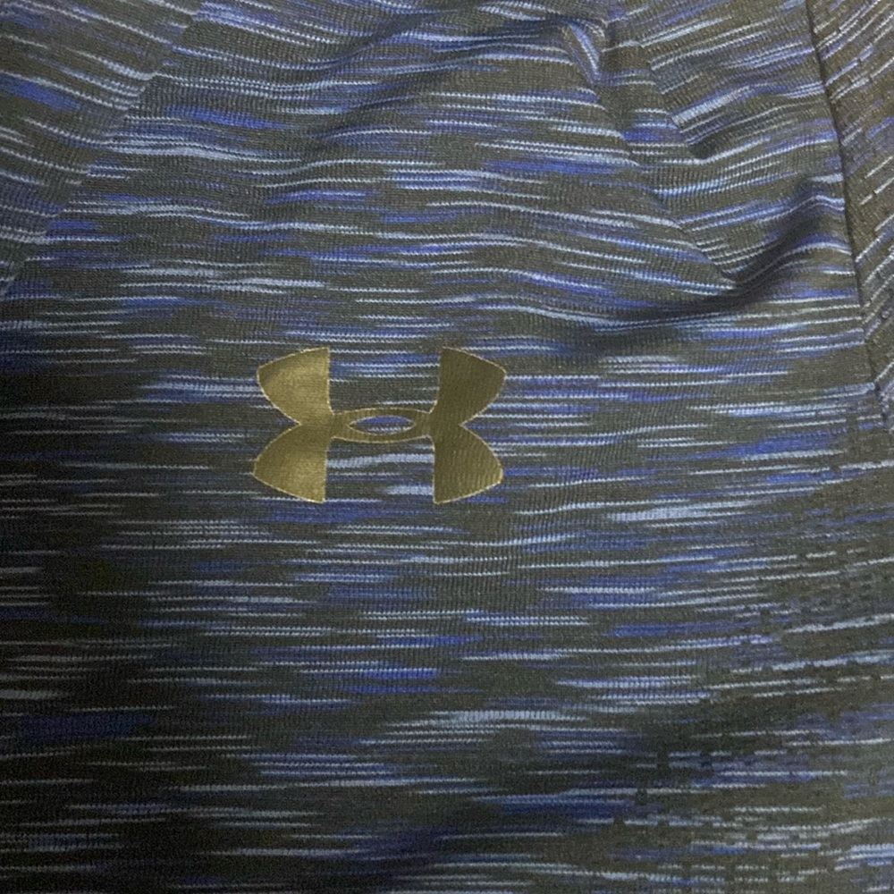 Men’s size medium under armor half zip up shirt